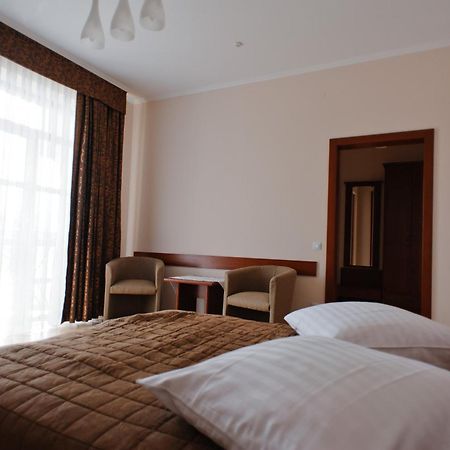 Karpaty Hotel Chust Exterior foto