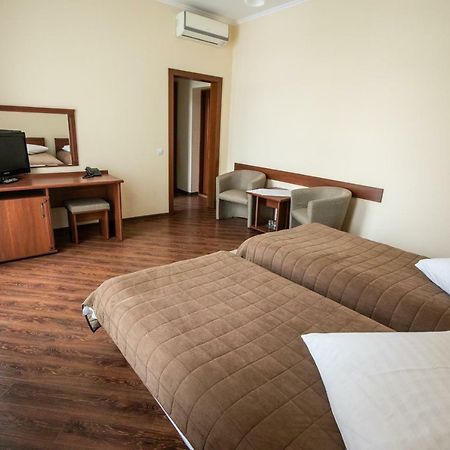 Karpaty Hotel Chust Exterior foto