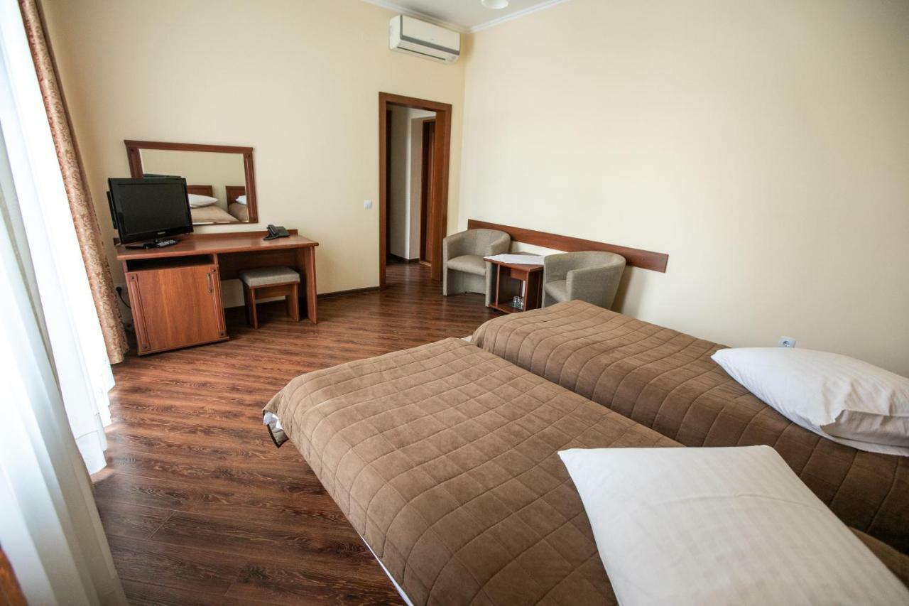 Karpaty Hotel Chust Exterior foto